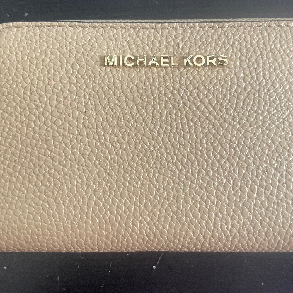 MICHAEL MICHAEL KORS Small size Logo Wallet NWT